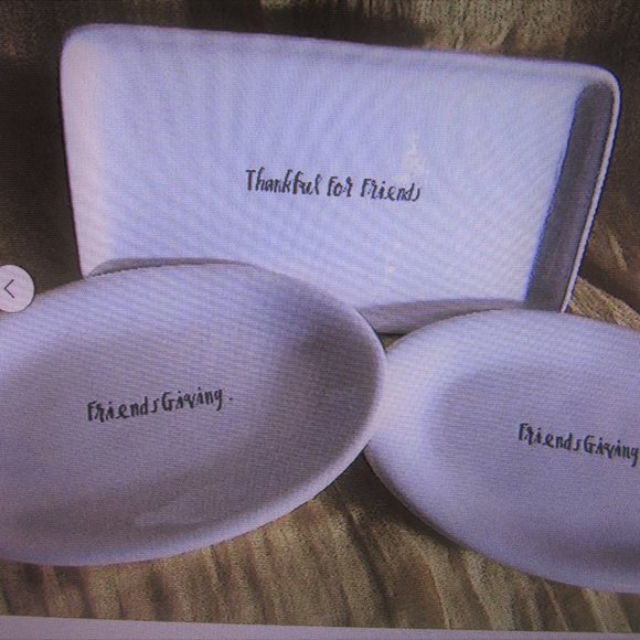 RAE DUNN NEW PLATE SET "THANKFUL FOR FRIENDS" - Picture 1 of 4